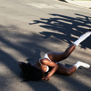 拉屎goshopping的背景故事
